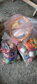 Nitky a veci na vysivanie