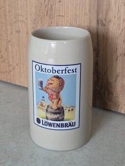 pivný krígel Lowenbrau Oktoberfest 0.5L