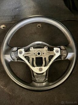 Volant mitsubishi colt outlander