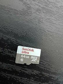 SanDisk microSD 64GB