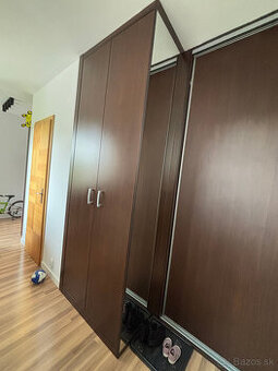Predam skrinu 1000x2700
