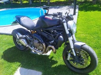 Ducati monster 821