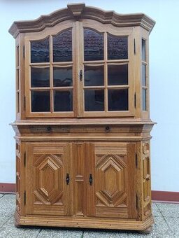 Starožitný dubový kredenc, příborník, nábytek z masívu