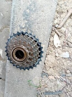 Predam na bicykel zadne ozubené 8 kolieskové