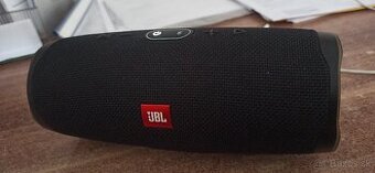 JBL charger 4