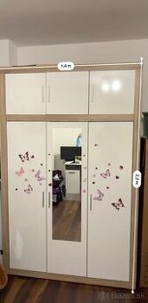 Šatníková skriňa