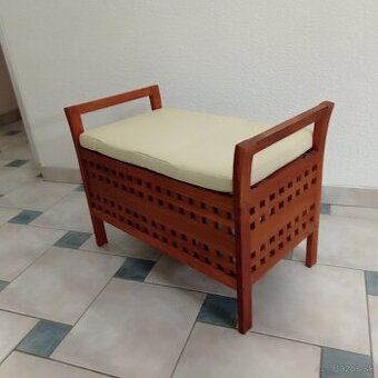 drevená lavica, lavička na sedenie s úložným priestorom