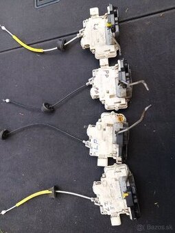 Zámok dverí audi a4 b7