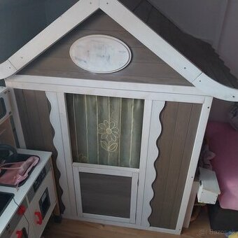 DETSKÝ ZÁHRADNÝ DOMČEK