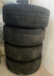 255/45 R19 Kumho Wintercraft WP72