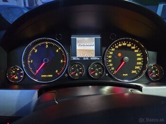 Budíky VW TOUAREG 2.5 TDI R5 AUTOMAT