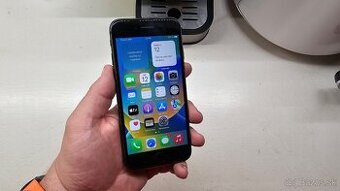 Apple iPhone 8 64GB - nová batéria, zachovalý, plne funkčný