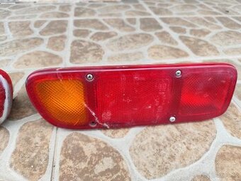 Zadné svetlá na Nissan Terrano