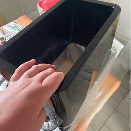 Poličky plastové pévné