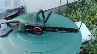 Elektrická píla Bosch