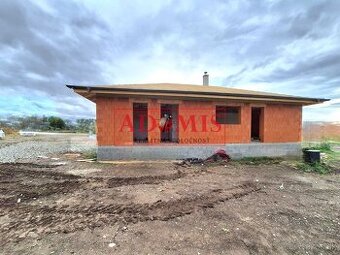 Predáme 5izbový tehlový bungalov Ruskov 126m2, pozemok 620m