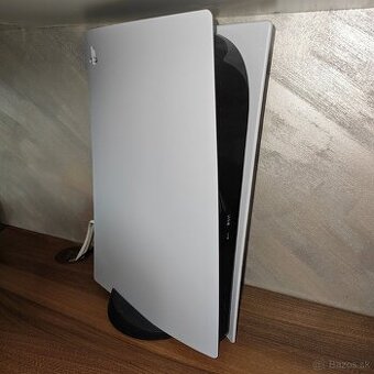 PlayStation 5 s mechanikou,záruka 01/26,hry a príslušenstvo