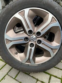 Pneu 215/55 R17 V XL