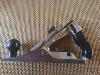 Predam stary kovovy hoblik