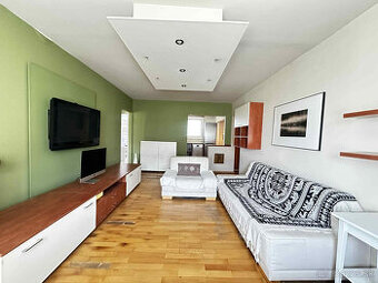 REZERVOVANÉ    PREDAJ    4 izbový byt s balkónom po čiastočn