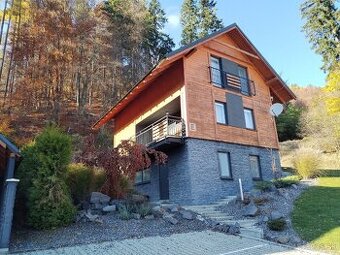 NOVOSTAVBA: 6-izbová CHATA, VL pozemok 484 m2 v Martine