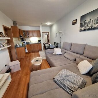 3 izbový byt Meander a parkovacie miesto k tomu v Seredi