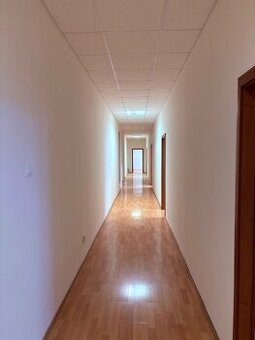 KANCELÁRSKE PRIESTORY 126m2 HOLUBYHO ULICA, JUH