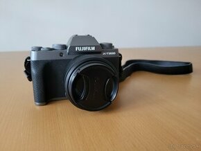 Fuji X-T200 + Fujinon 15-45