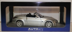 Nissan 350Z Roadster - AutoArt 1:18