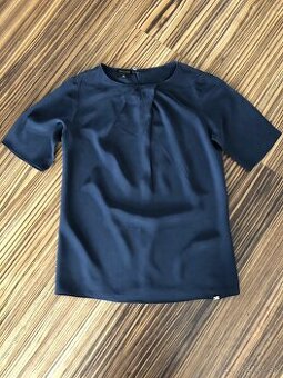 Hodvábny top ESCADA v. 32