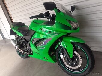 Kawasaki Ninja 250R 2010 - Nová STK na 4 roky