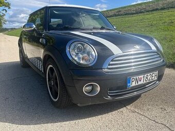Mini Cooper R56 1.6 benzin 88kw Top Stav 2008