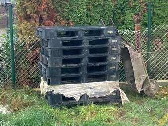 Predam 9ks plastove palety, 2 eur/ks