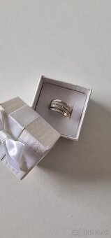 Prsteň z bieleho zlata