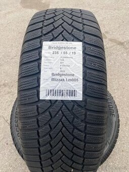 Bridgestone 235/55 R 19 celorocne