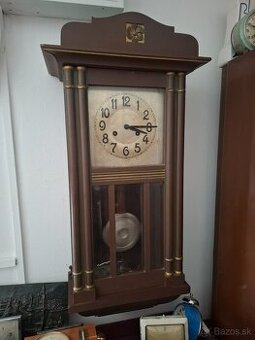 Predám funkčné starožitné nástenné hodiny JUNGHANS artdeco 7