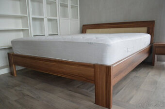 Manželská postel 180x200 cm