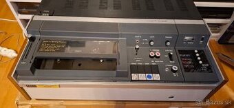 Predám vintage U-Matic videorekordér Sanyo PVC-7415