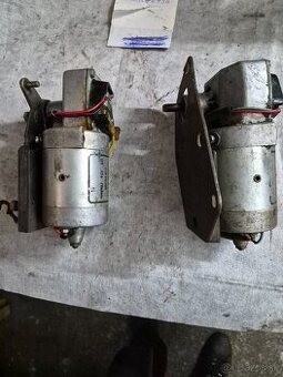 Motorček stieračov