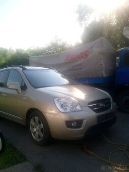 Rozpredám Kia carens