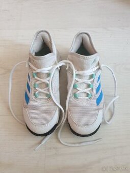 Detské tenisky Adidas Ubersonic 4 Kids