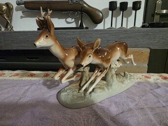 Royal Dux bežiace srnky