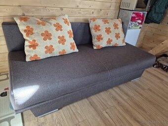 Čalúnená rozkladacia posteľ