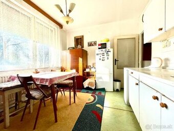 Na predaj 1-izbový byt s veľkým balkónom /32m2/, Komárno