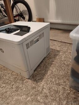 HP Color LaserJet M552dn