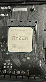 AMD Ryzen 9 3900XT 3,9 boost 4,7GHz (12 jadrový 24 vlákien)