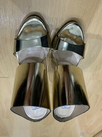 Zlaté sandálky, veľkosť 36