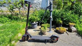 Xiaomi M365 Pro Smart Electric Scooter