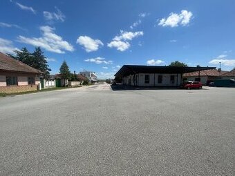 Komerčný objekt v centre Moldavy nad B. s pozemkom 1 808 m2