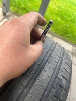 Predam 2ks falken 225/45 zr19